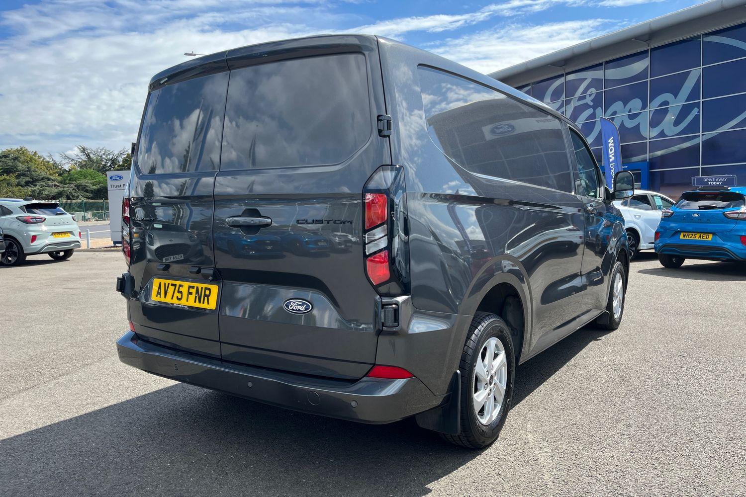 Ford TRANSIT CUSTOM Photo 6