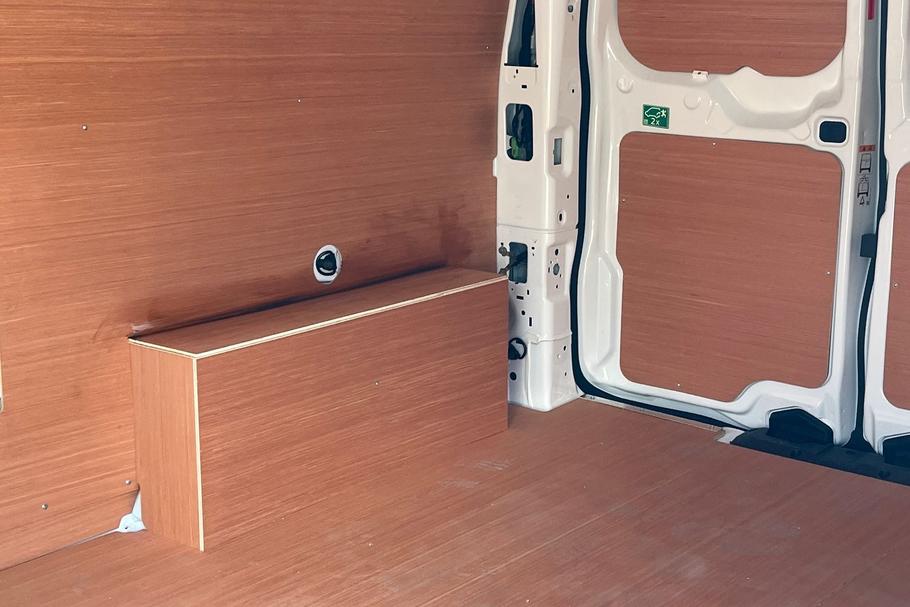Used Ford E-TRANSIT CUSTOM HV75OYN 4