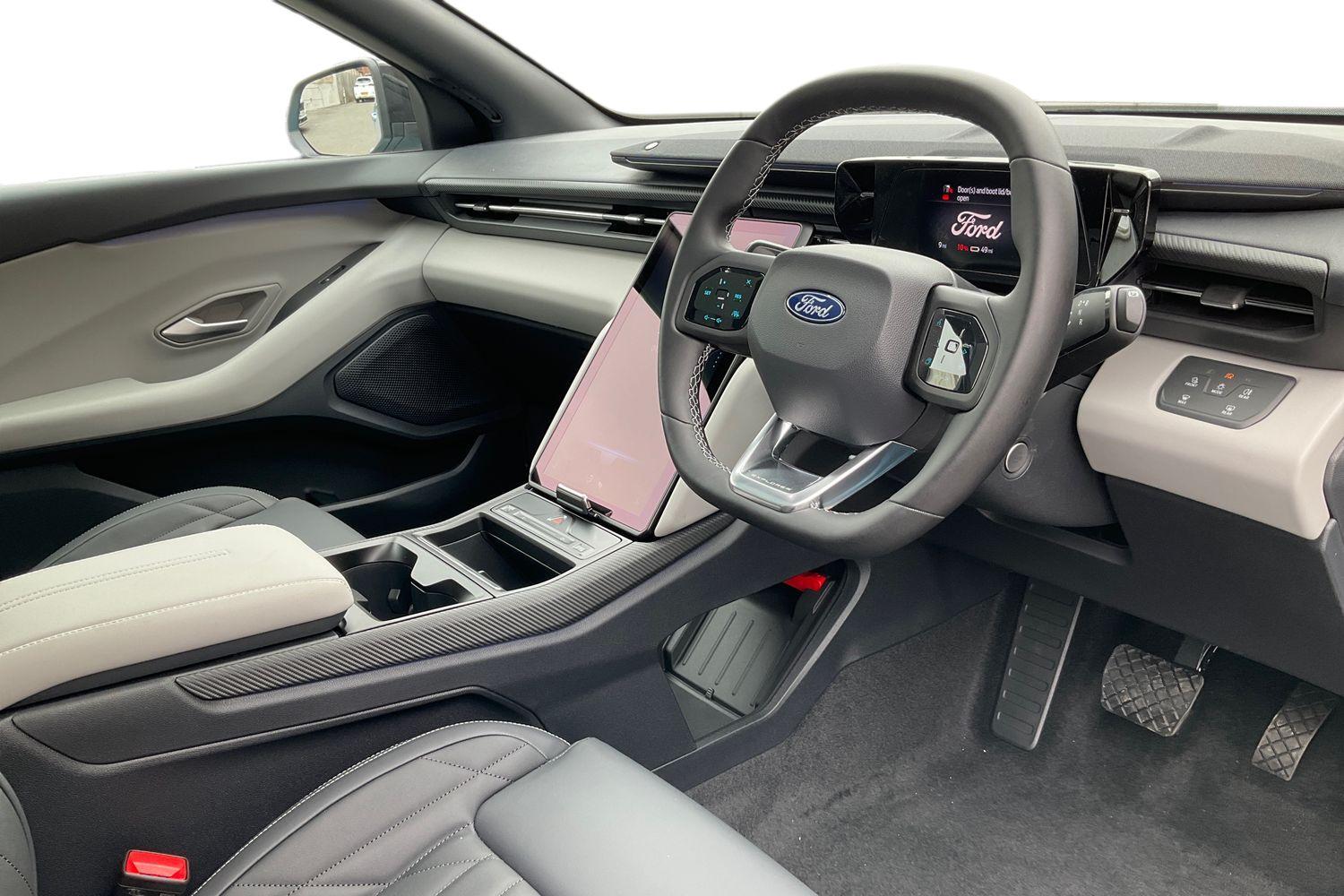 Ford Explorer Photo 8