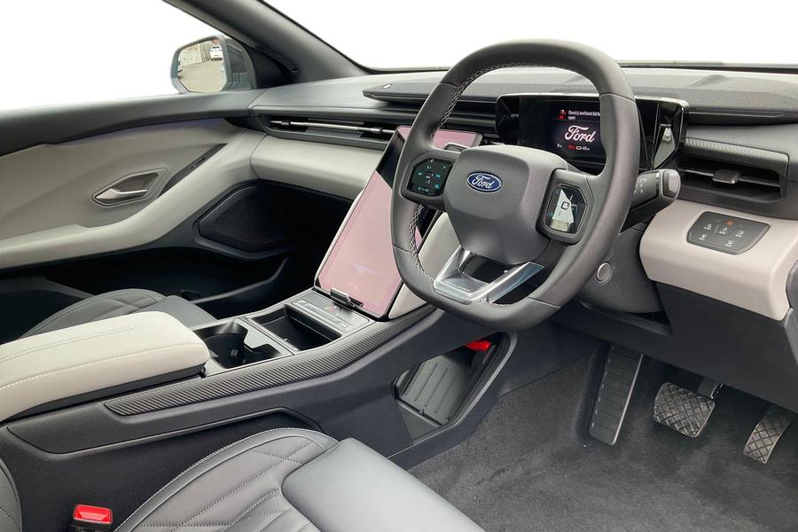 Ford Explorer Photo autoimg-6ecc0d489009b0edd1f8fbe3bb1b5dd3040da881.jpg