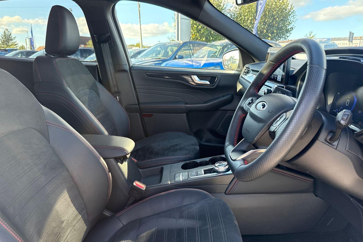 Ford KUGA Photo 16