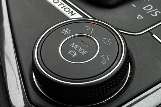 VOLKSWAGEN Tiguan Photo 26