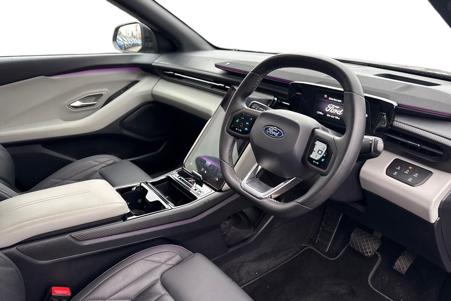 Ford EXPLORER Photo 8
