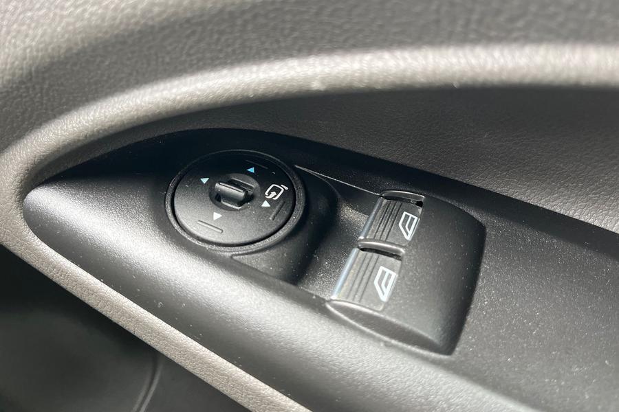 Ford TRANSIT CONNECT Photo autoimg-6ed7b931ceaf32c8257b41a472572a00094f003c.jpg