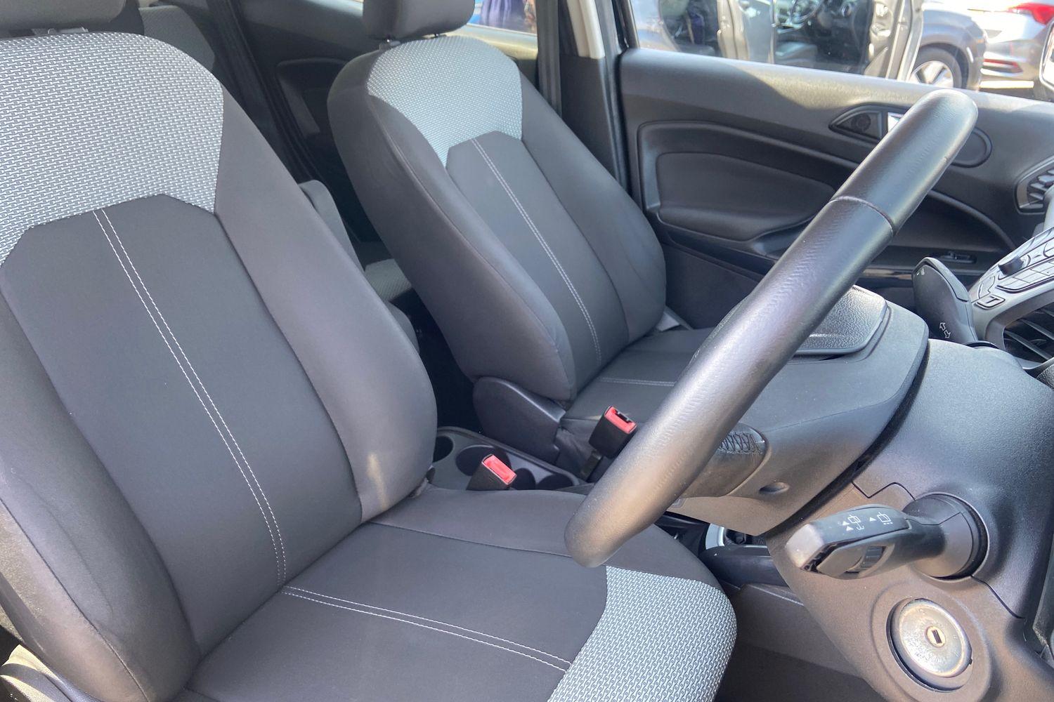 Ford ECOSPORT Photo 16
