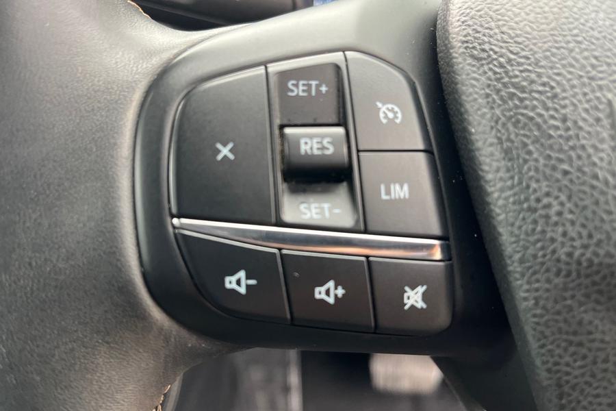 Ford Kuga Photo autoimg-6edeef3e865f31c5e1e8be279b4603cd1ec410ec.jpg
