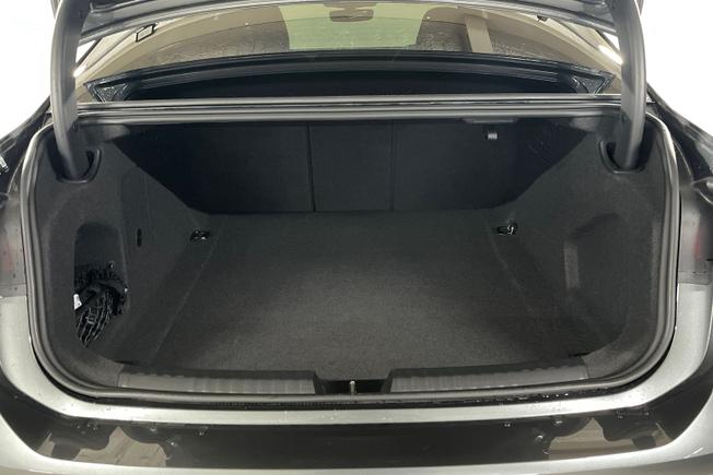 AUDI A6 Saloon Photo 12
