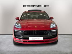 PORSCHE Macan Photo 2