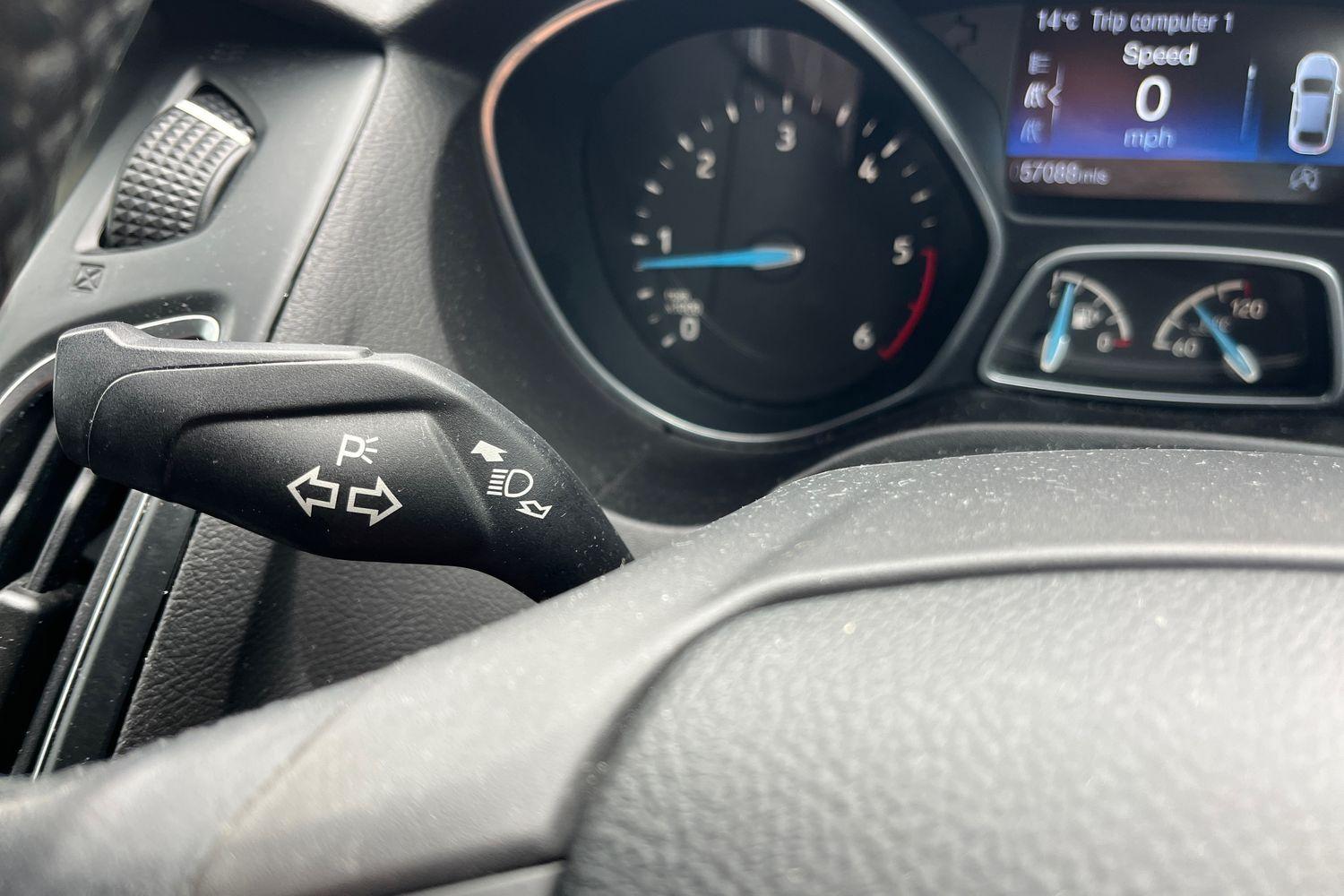 Ford FOCUS Photo 13