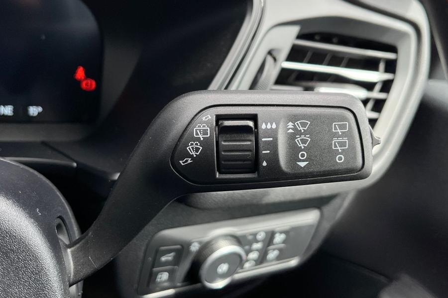 Ford Kuga Photo autoimg-6eed9b96542f9e8ee639adf9aae65bbf92a0252c.jpg
