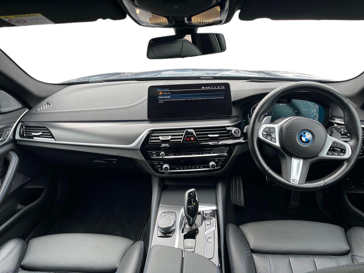 BMW 5 Series Photo 9