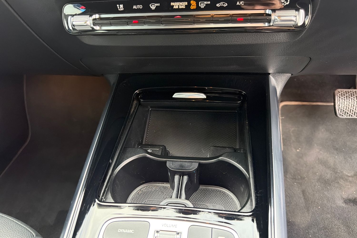 Mercedes-Benz GLA Photo 26