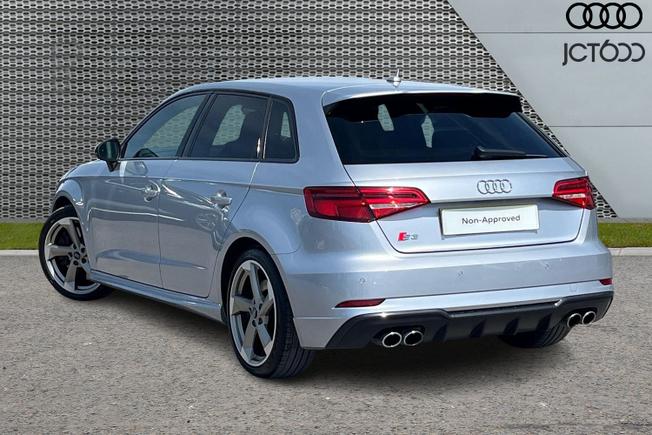 AUDI S3 Photo 3