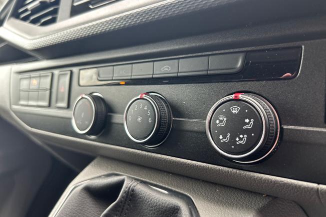 VOLKSWAGEN Transporter Photo 38