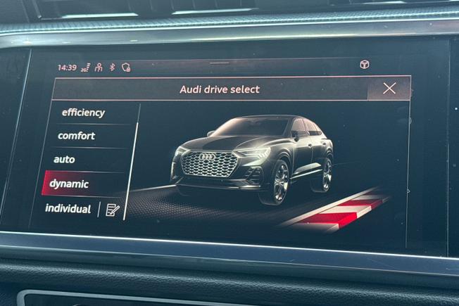 AUDI Q3 Photo 32