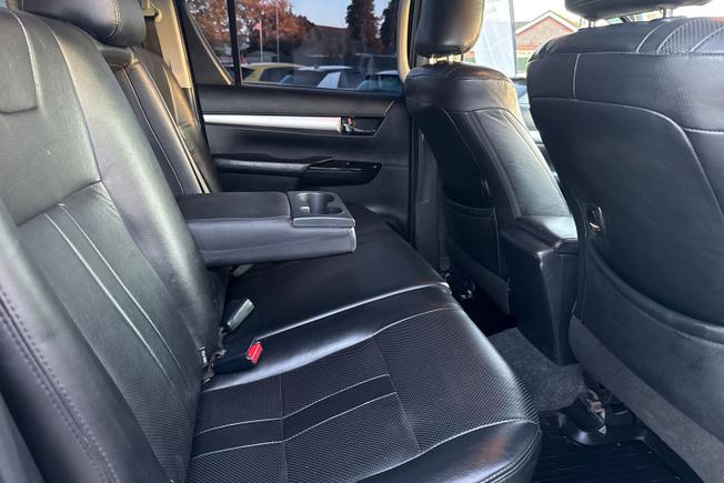 TOYOTA Hilux Photo 45