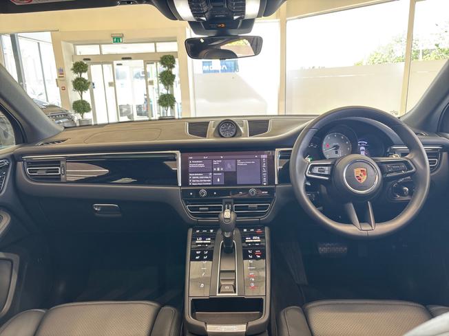 PORSCHE Macan Photo 27