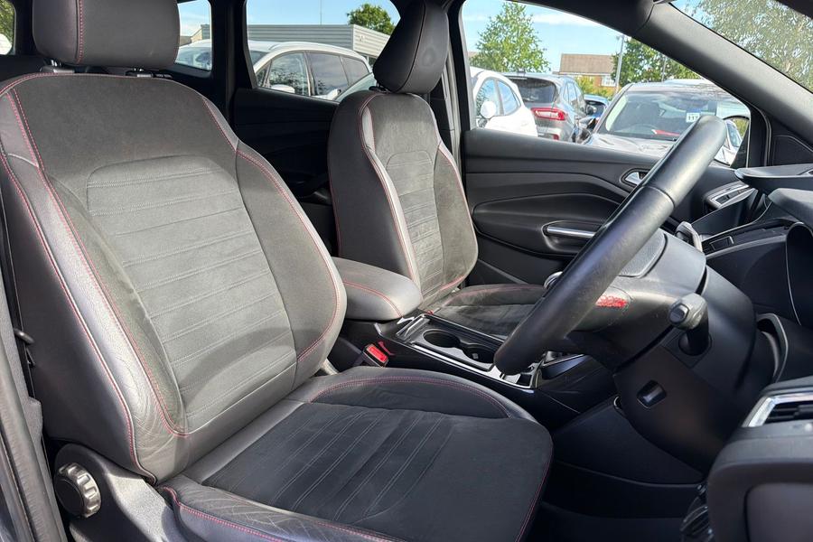 Ford KUGA Photo autoimg-6f0447c215bebbcbb689b62c0c6110aa2a710cb2.jpg