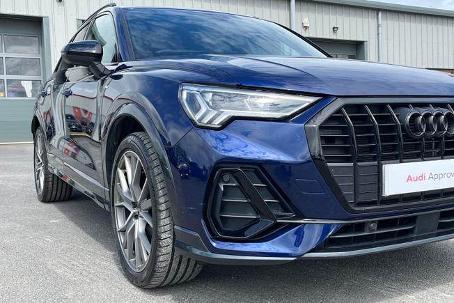 AUDI Q3 Photo 19