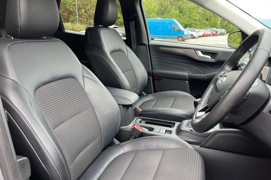 Ford Kuga Photo autoimg-6f0c448699cc97542efa95ea5577842cc1e681c7.jpg