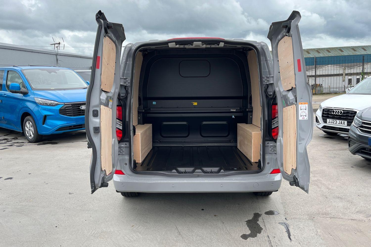 Ford TRANSIT CUSTOM Photo 5