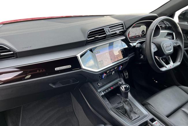 AUDI Q3 Photo 2