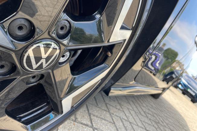 VOLKSWAGEN Golf Photo 22