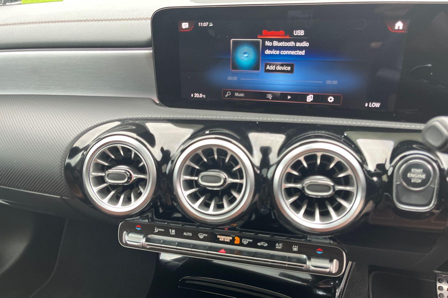 Mercedes-Benz CLA Photo 27