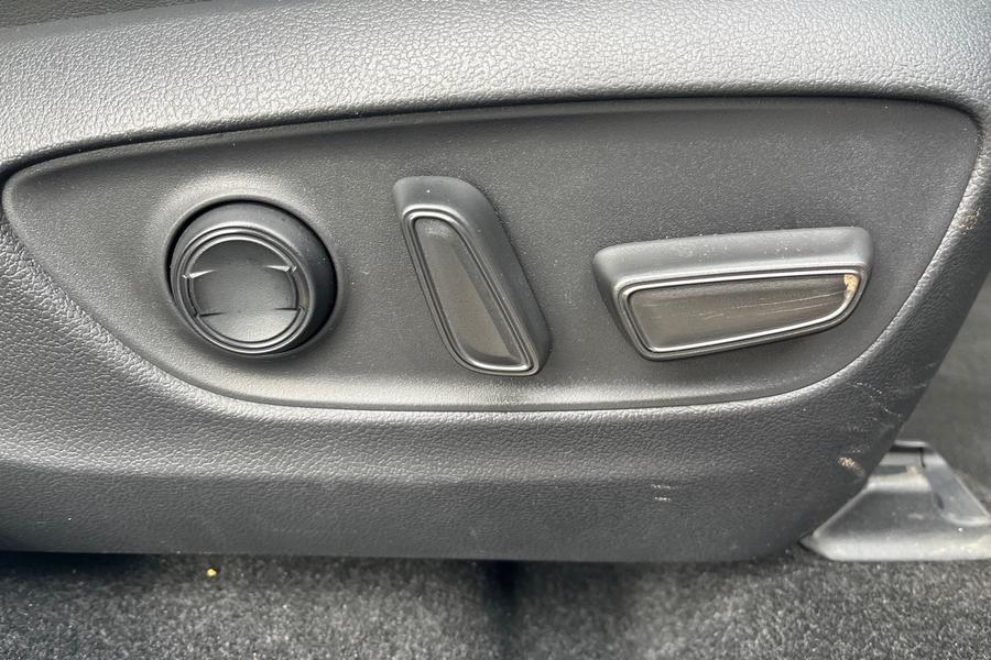 Toyota RAV4 Photo autoimg-6f2017def4d0b84612c73de154242e90646a74bb.jpg