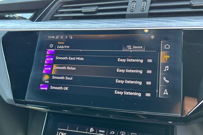 Audi e-tron S Photo 13