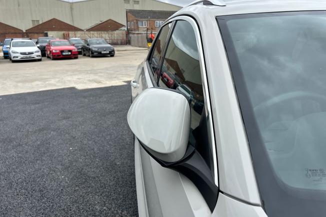 VOLKSWAGEN T-Roc Photo 54