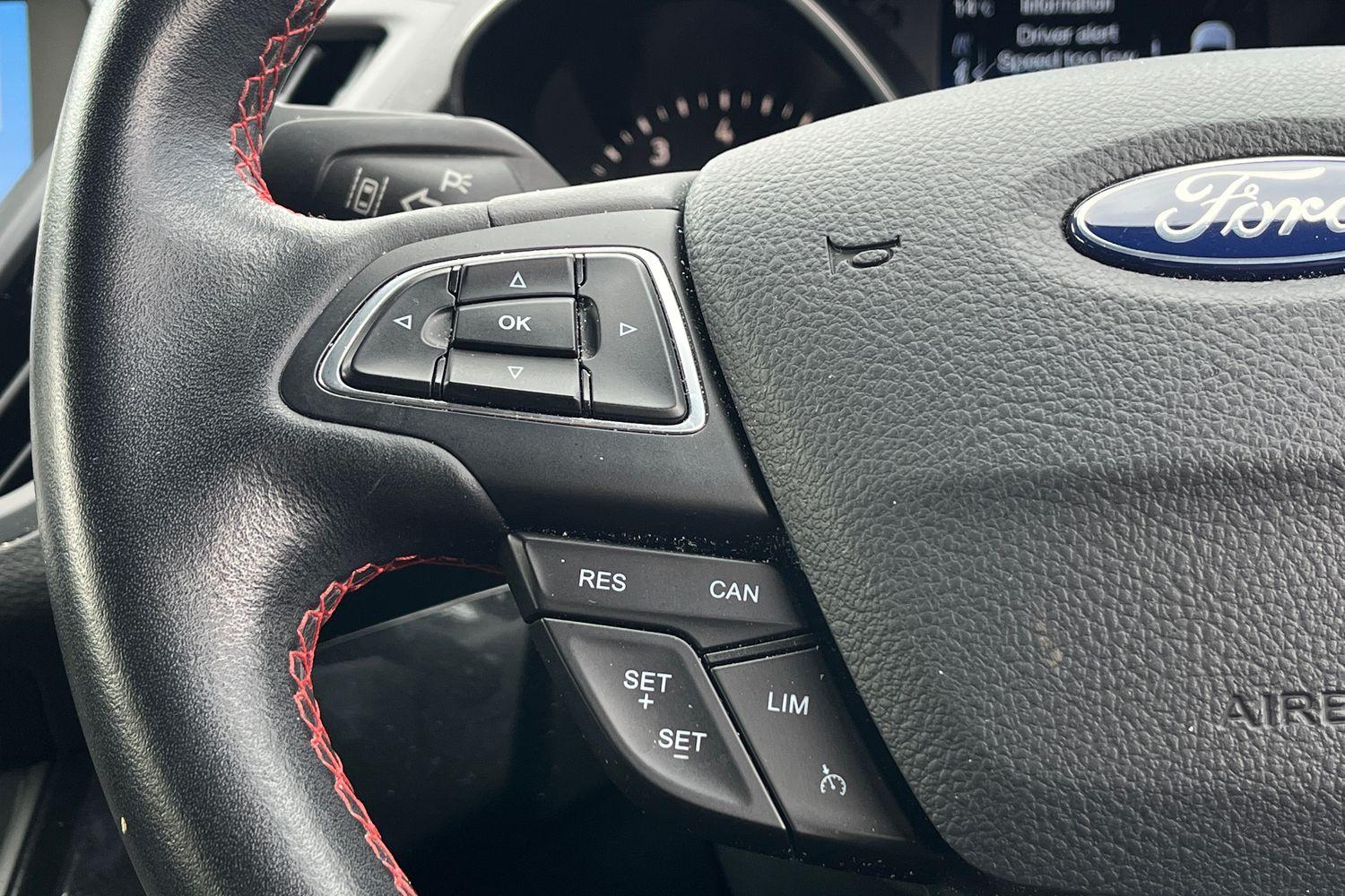 Ford Kuga Photo 32