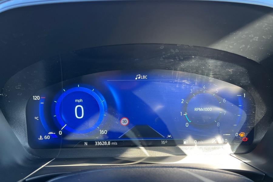 Ford Kuga Photo autoimg-6f2bca393b18a039194cea5841ef9d3ce3d3c0bd.jpg