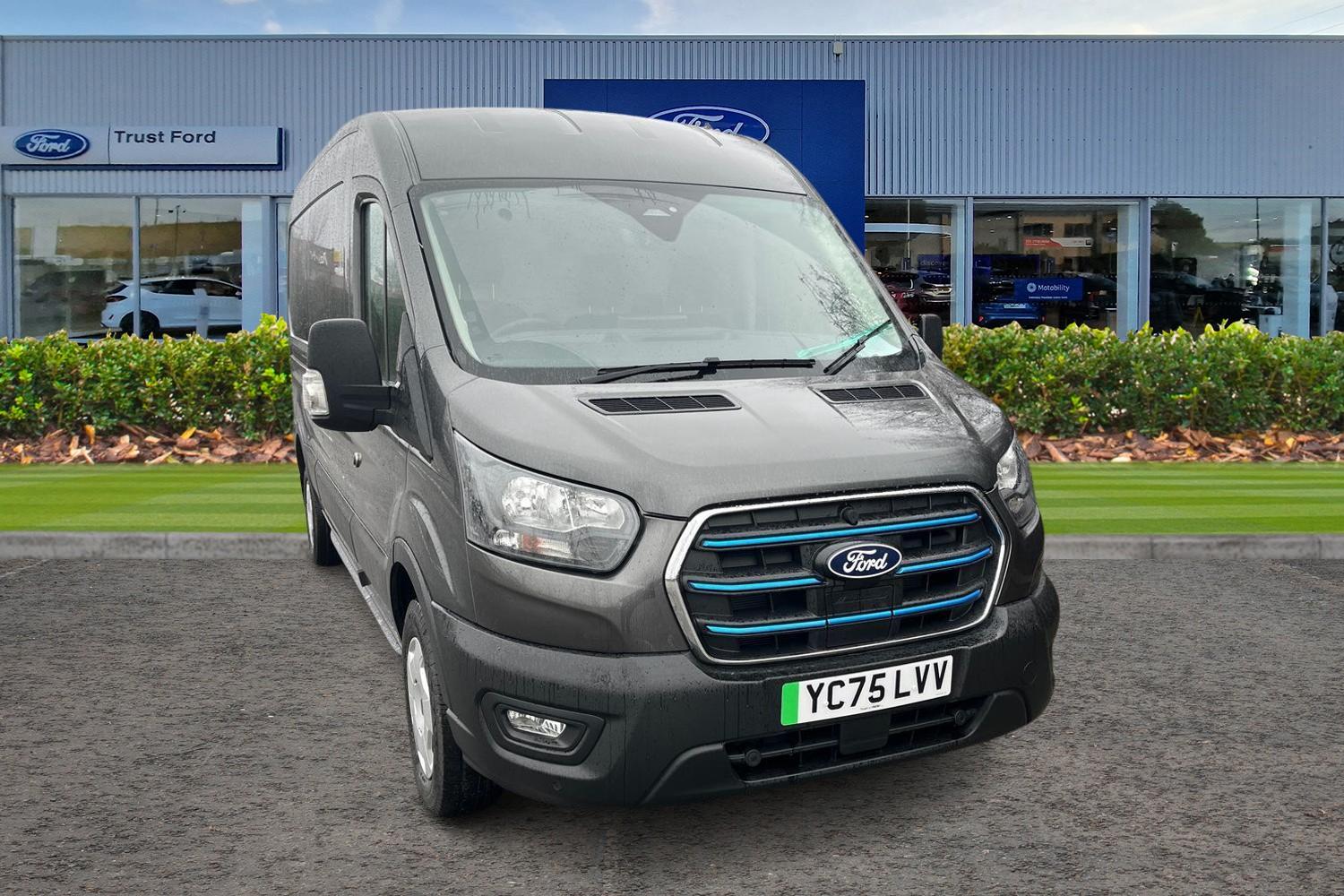 Ford E-TRANSIT Photo 0