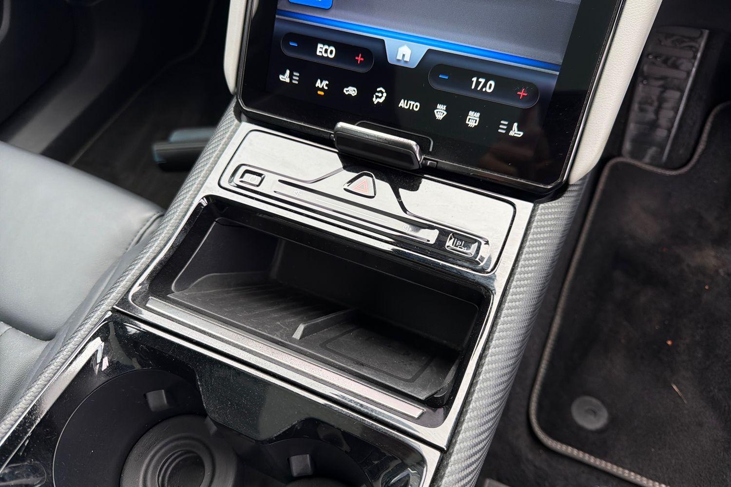 Ford EXPLORER Photo 32