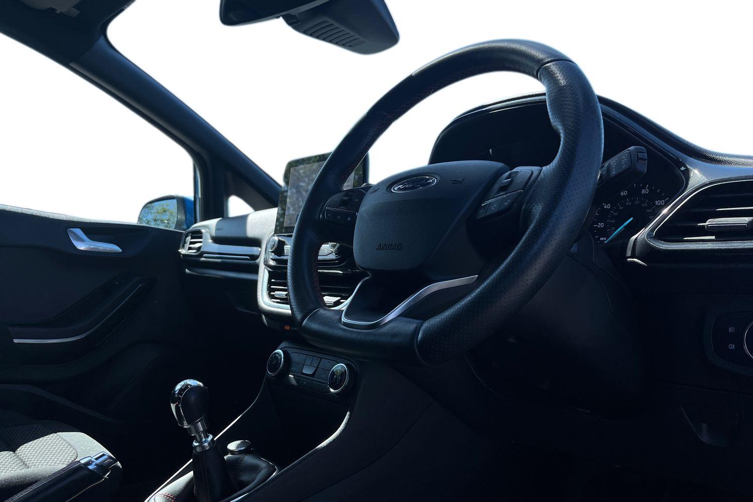 Ford FIESTA Photo 8