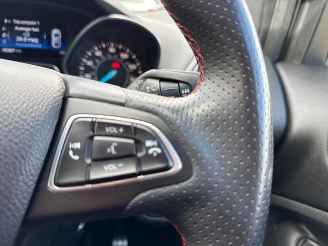 FORD Kuga Photo 17