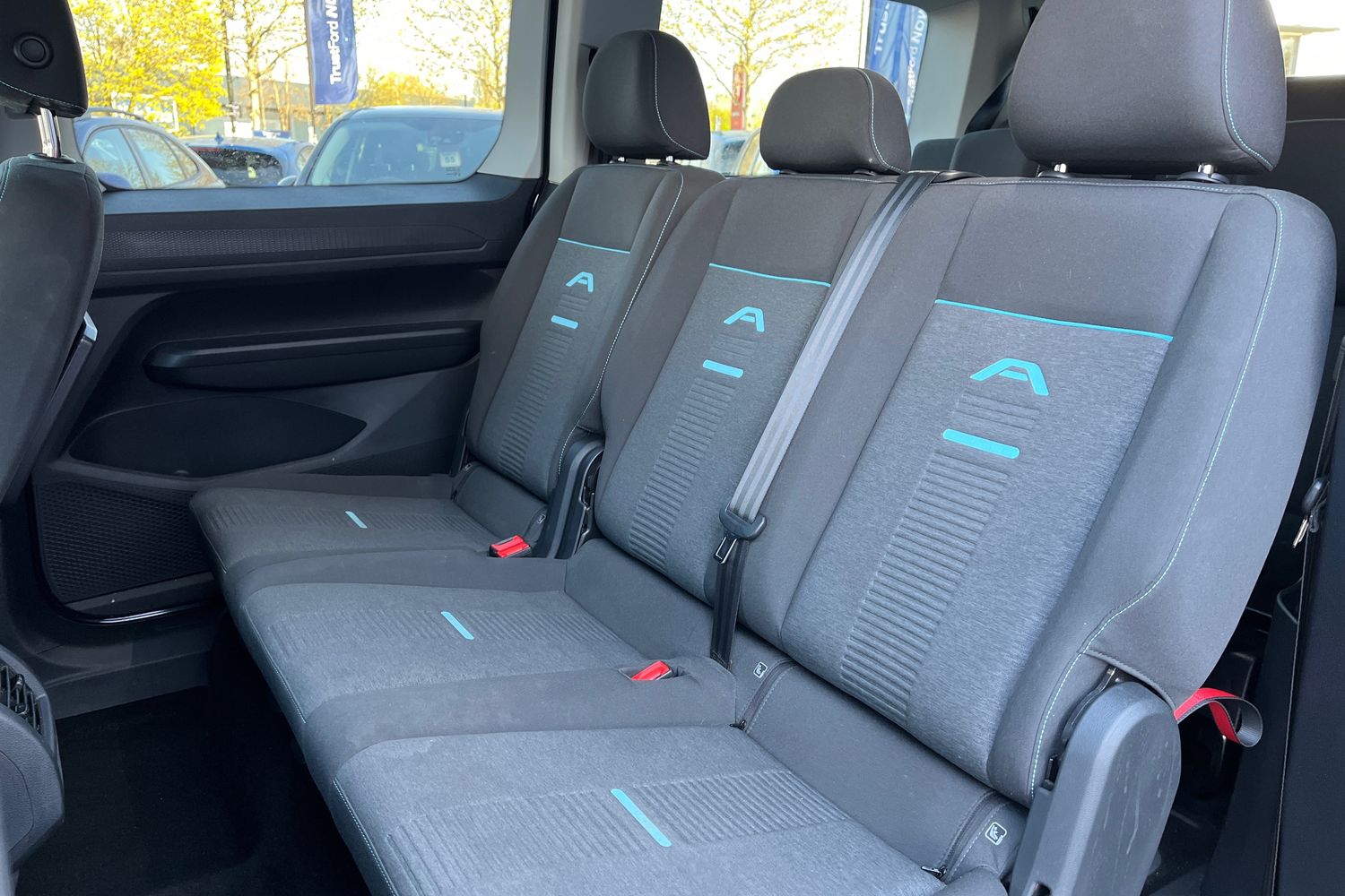 Ford TOURNEO CONNECT Photo 19