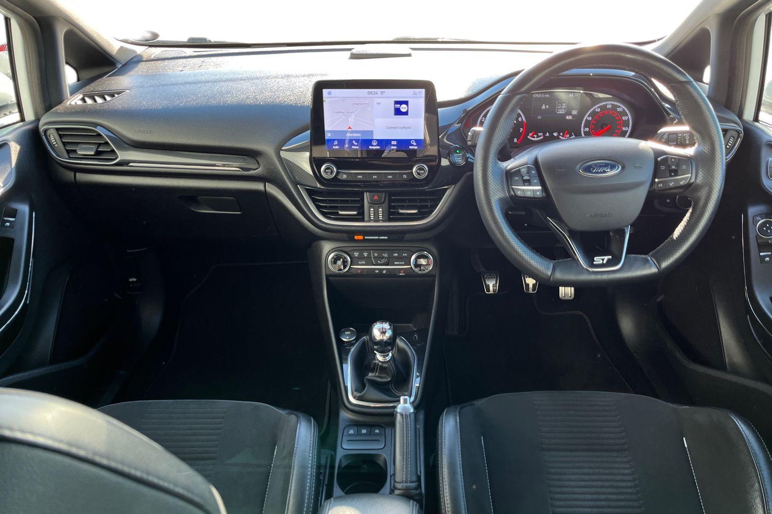 Ford FIESTA Photo 9
