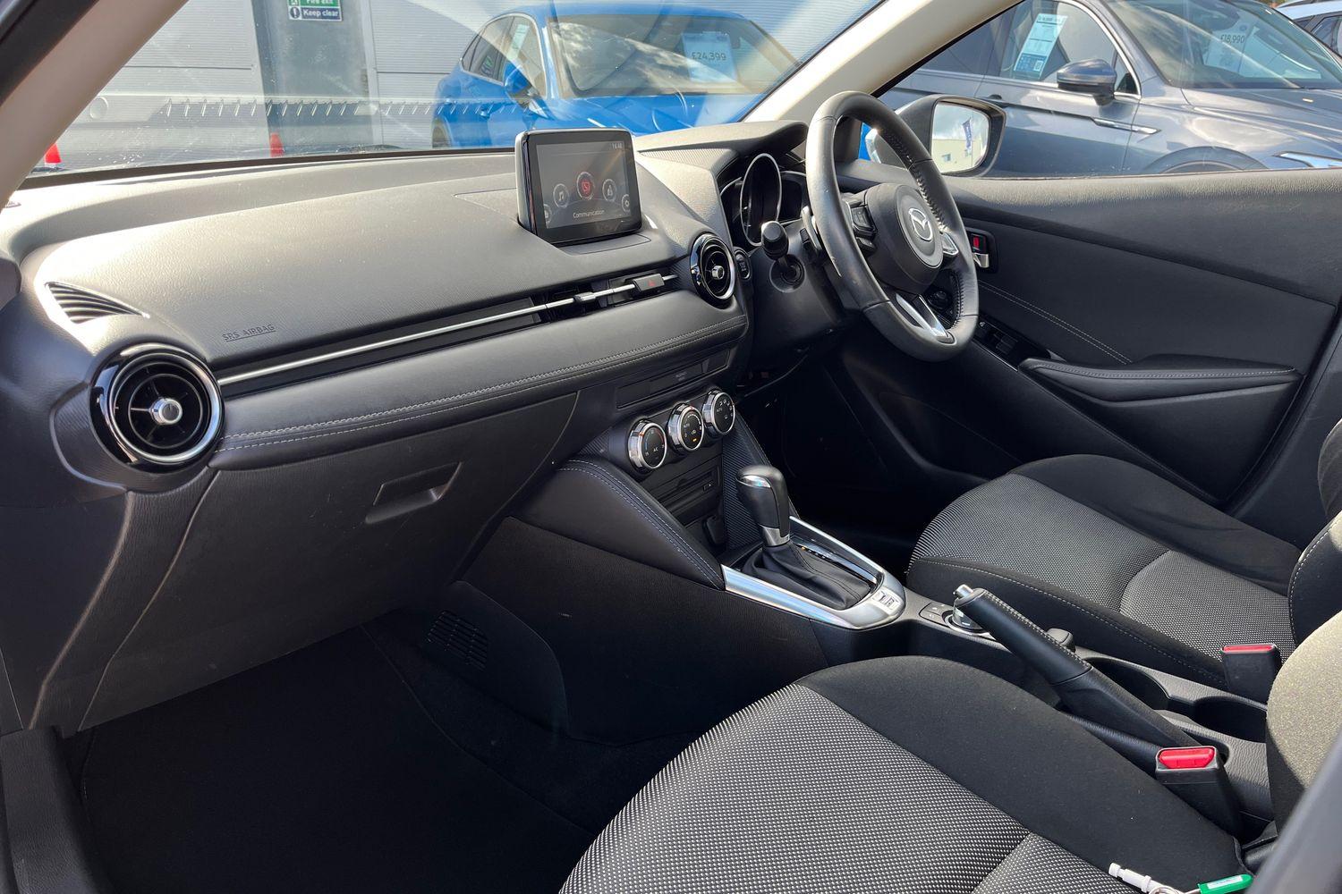 Mazda 2 Photo 17