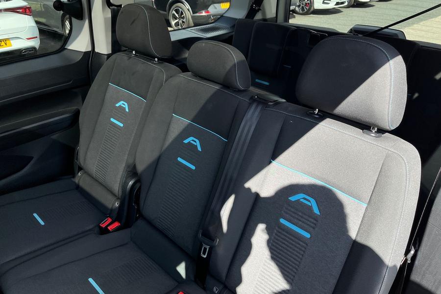 Ford Tourneo Connect Photo autoimg-6f442adb21f25b58df5bd0b7df24ee72ddc171a7.jpg