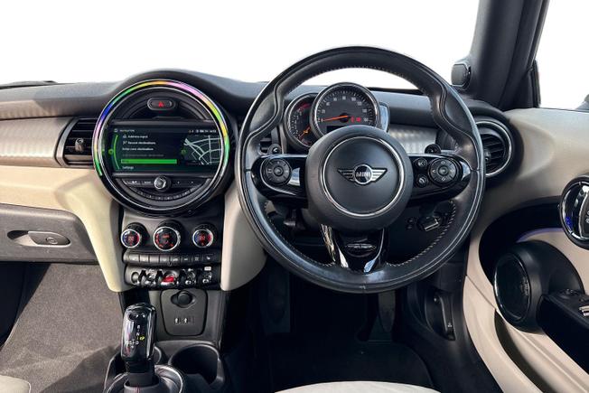 MINI Convertible Photo 11