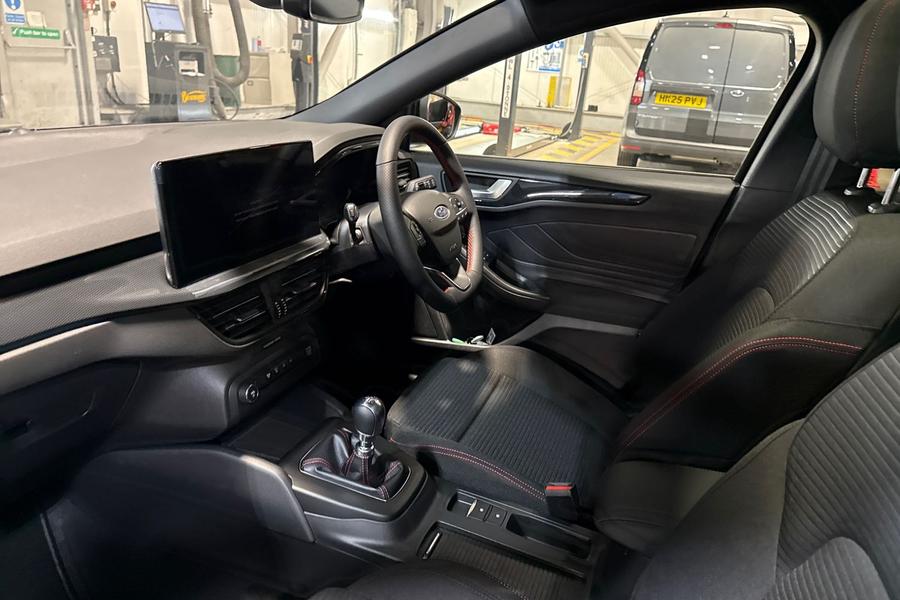 Ford FOCUS Photo autoimg-6f4c6770f7460e19f829dfb14d5ea8b2716d8f7d.jpg