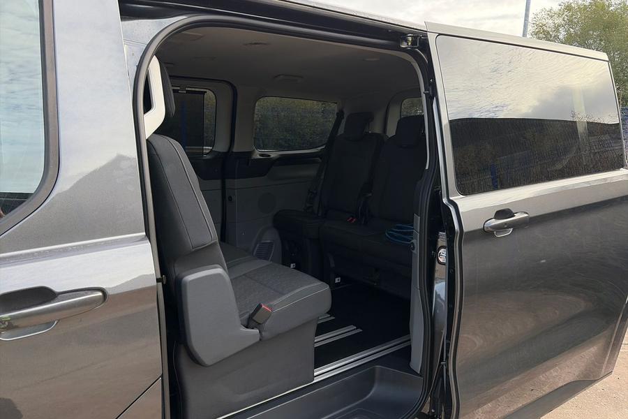 Ford TOURNEO CUSTOM Photo autoimg-6f4ec0470e43e9cfd39a256c6fd2b6cabeb2f118.jpg