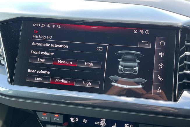 Audi Q4 e-tron Photo 33