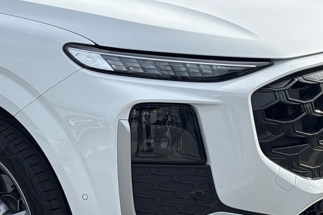 AUDI Q3 Photo 19