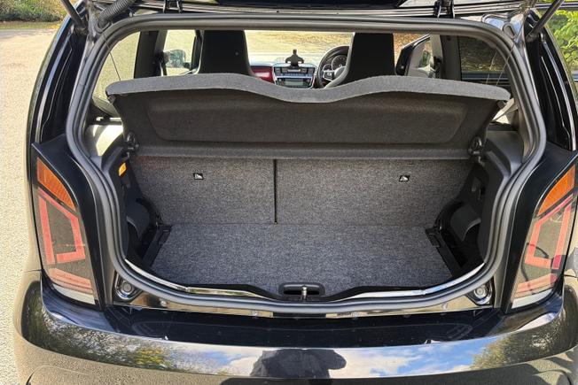 VOLKSWAGEN UP Photo 12