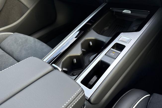 VOLKSWAGEN Passat Photo 23