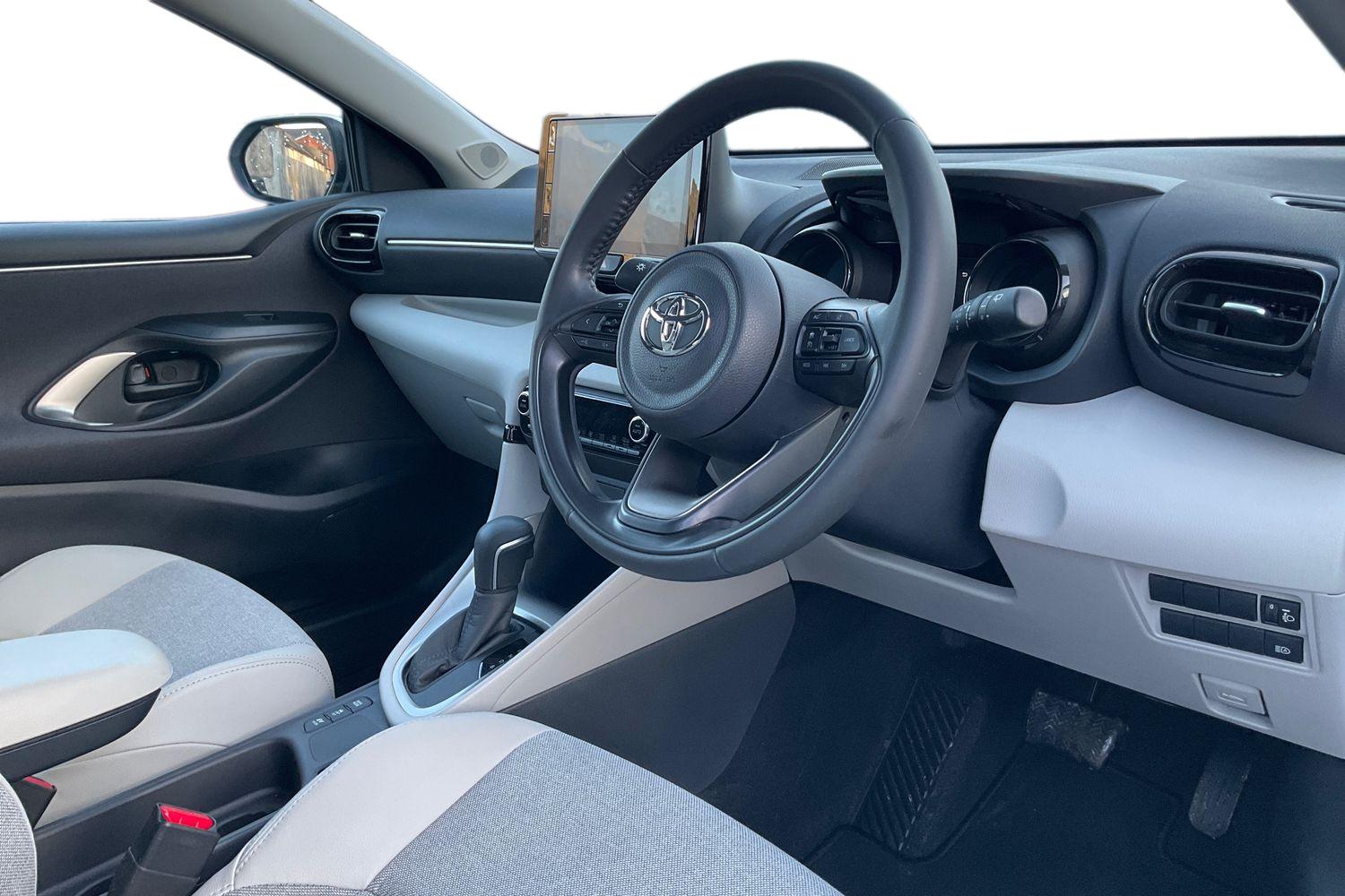 Toyota Yaris Photo 8