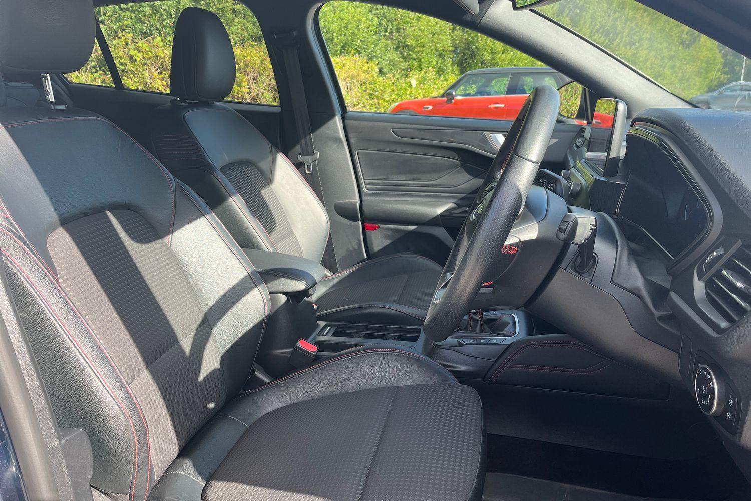 Ford Focus Photo 16